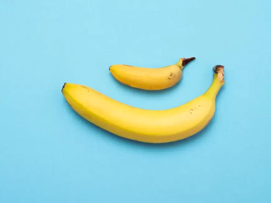 кичинекей жана чоңойтулган пениса помпа менен мисалында банан